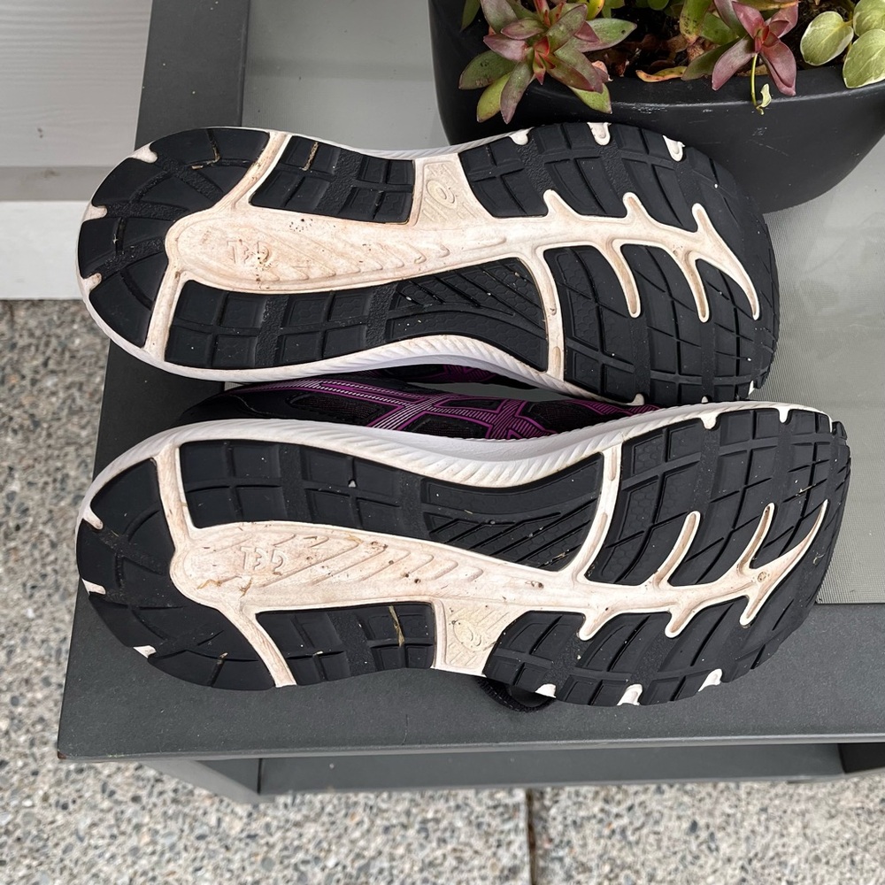 ASICS Running Shoe - Picture 4 of 6